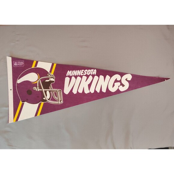 Vintage NFL Minnesota Vikings Football Felt Pennant 12"x30" - Picture 1 of 4